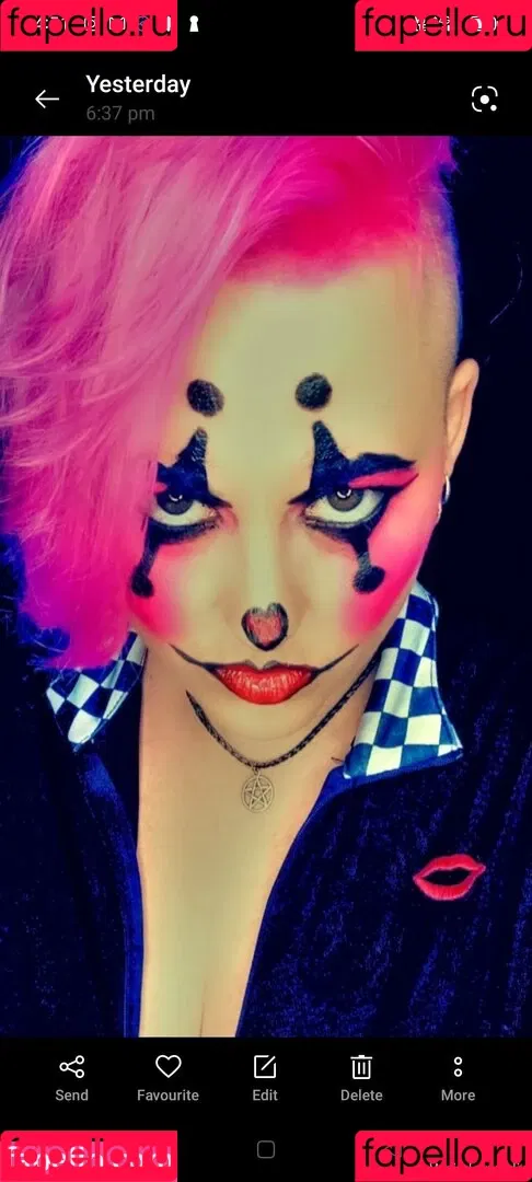 weirdartgirljo Onlyfans Photo Gallery 