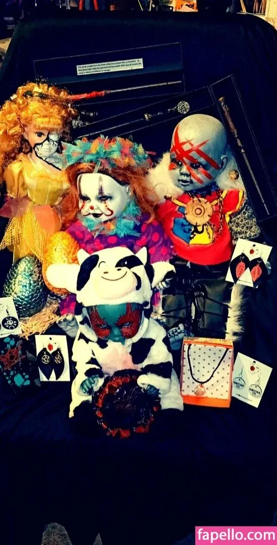 weirdartgirljo Onlyfans Photo Gallery 