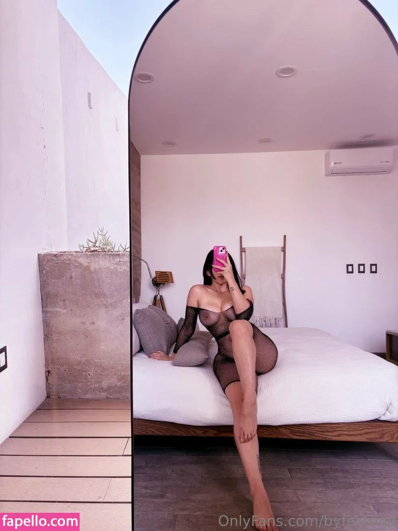 Feliftt Nude Onlyfans Photo 31
