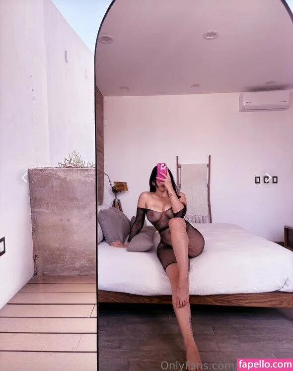 Feliftt Nude Onlyfans Photo 12