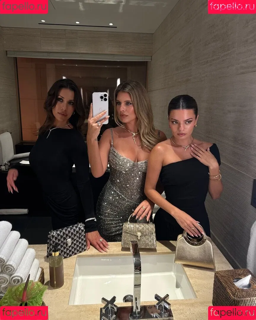 Devin Brugman / Natasha Oakley / devinbrugman Onlyfans Photo Gallery 