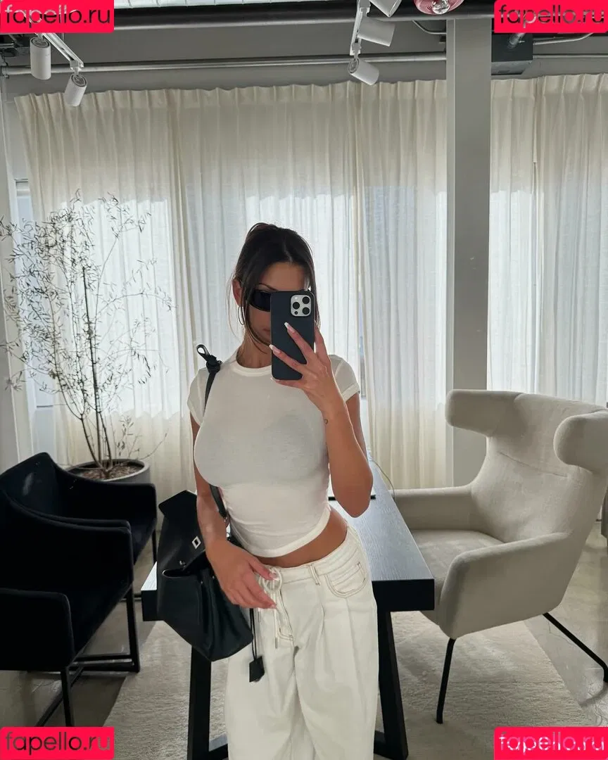 Devin Brugman / Natasha Oakley / devinbrugman Onlyfans Photo Gallery 