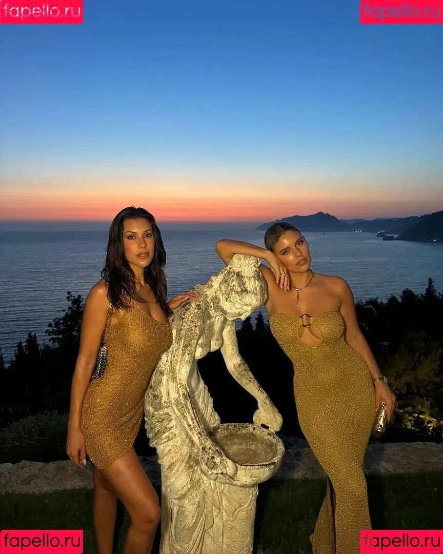 Devin Brugman / Natasha Oakley / devinbrugman Onlyfans Photo Gallery 