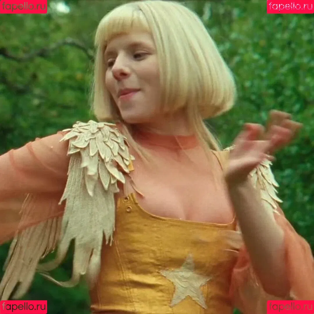 Aurora Aksnes / auroramusic / singer Onlyfans Photo Gallery 