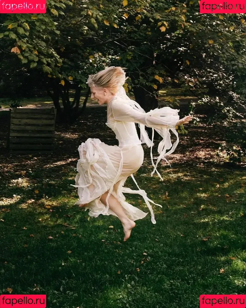 Aurora Aksnes / auroramusic / singer Onlyfans Photo Gallery 