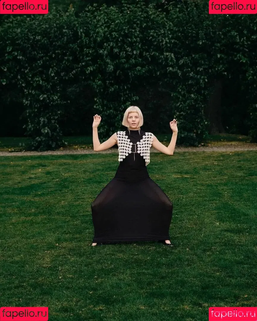 Aurora Aksnes / auroramusic / singer Onlyfans Photo Gallery 