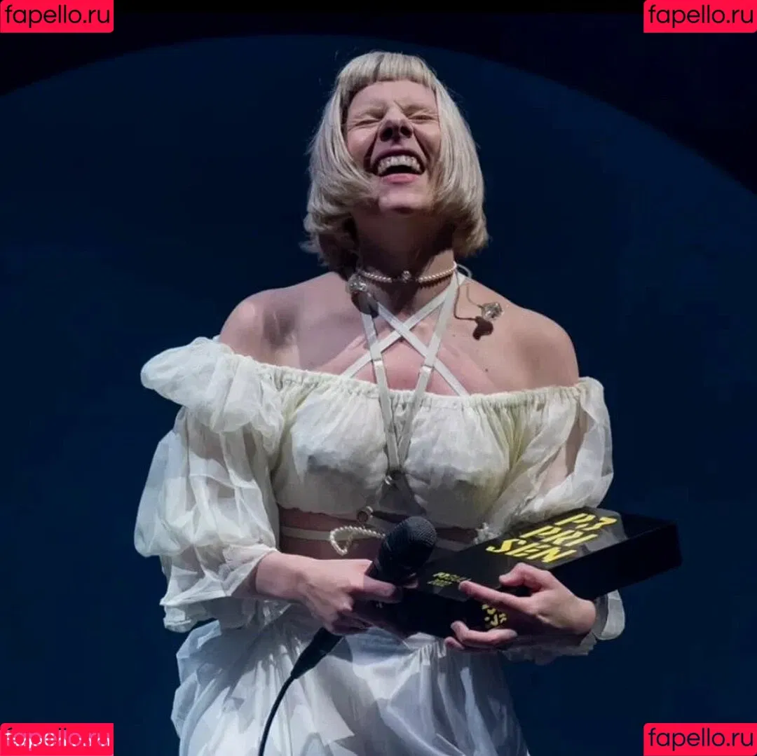 Aurora Aksnes / auroramusic / singer Onlyfans Photo Gallery 