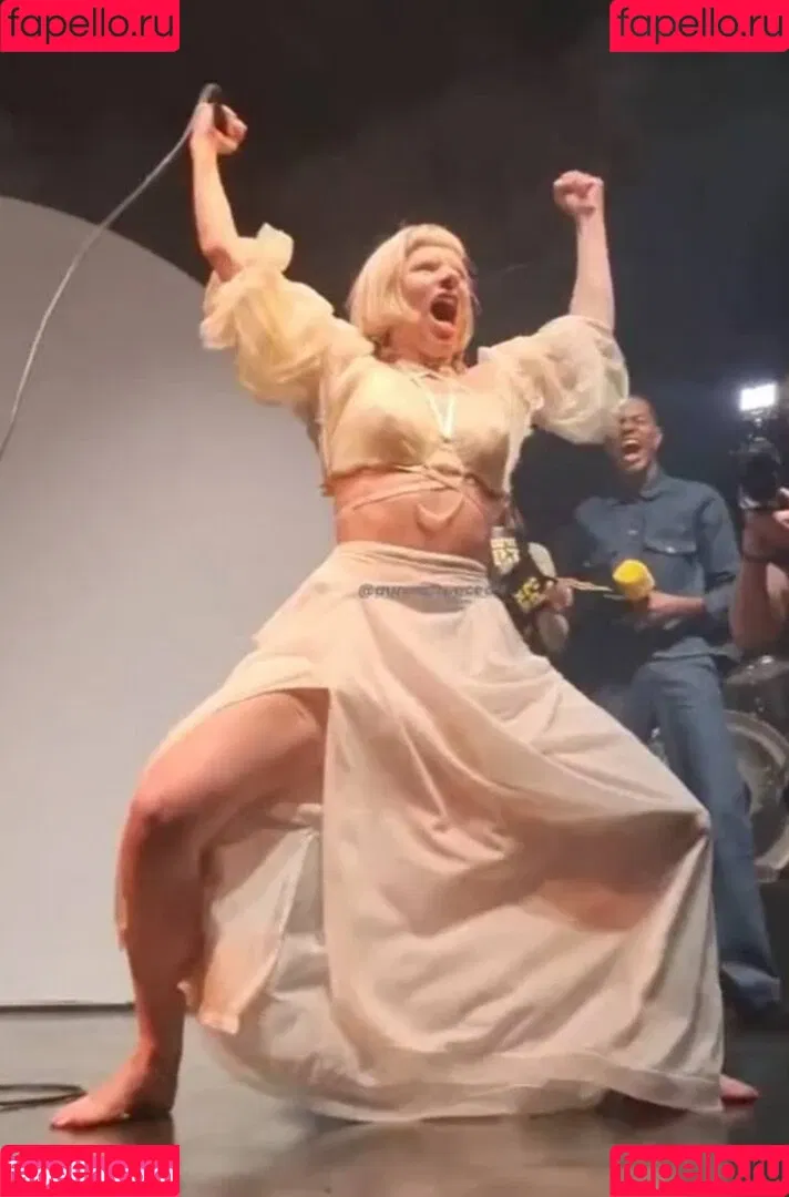 Aurora Aksnes / auroramusic / singer Onlyfans Photo Gallery 