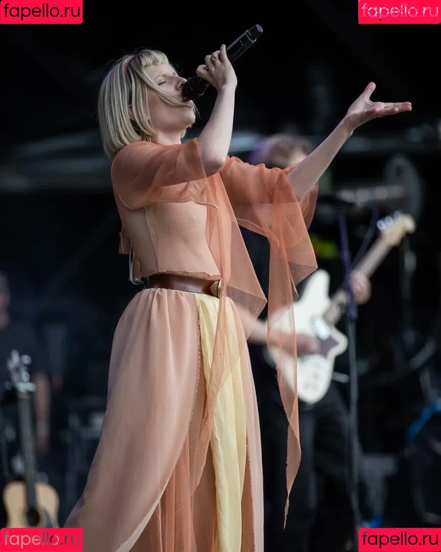 Aurora Aksnes / auroramusic / singer Onlyfans Photo Gallery 