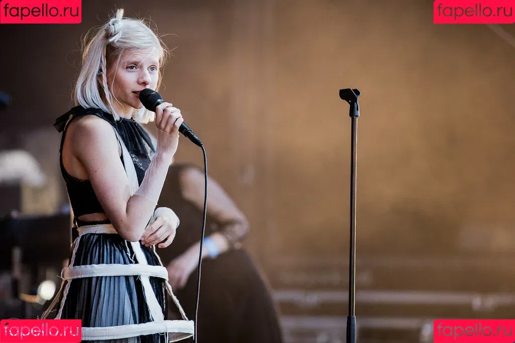 Aurora Aksnes / auroramusic / singer Onlyfans Photo Gallery 