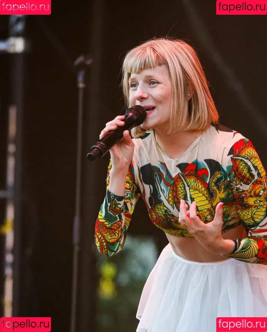 Aurora Aksnes / auroramusic / singer Onlyfans Photo Gallery 