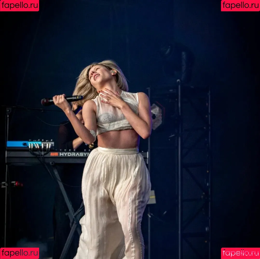 Aurora Aksnes / auroramusic / singer Onlyfans Photo Gallery 