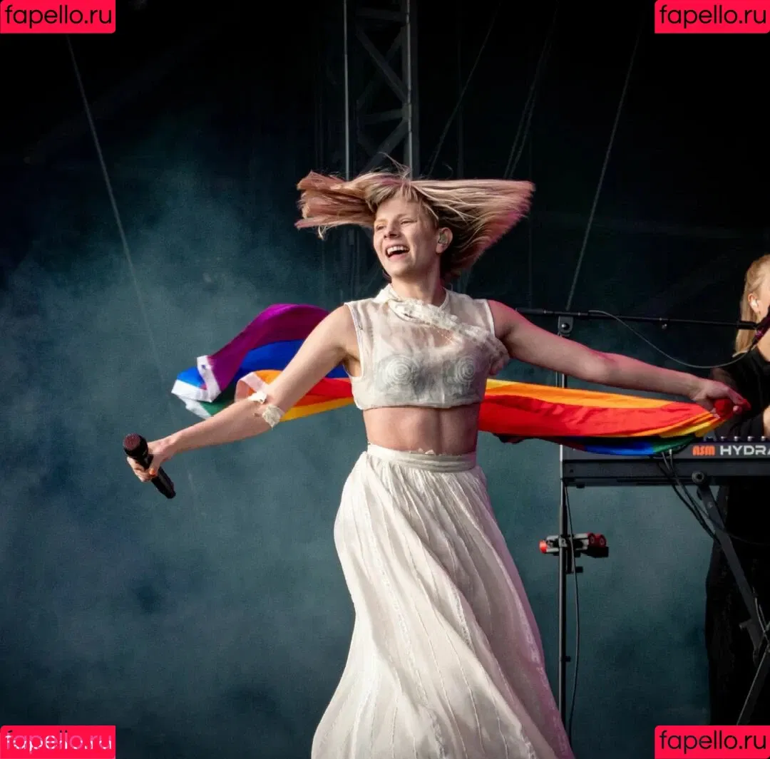 Aurora Aksnes / auroramusic / singer Onlyfans Photo Gallery 