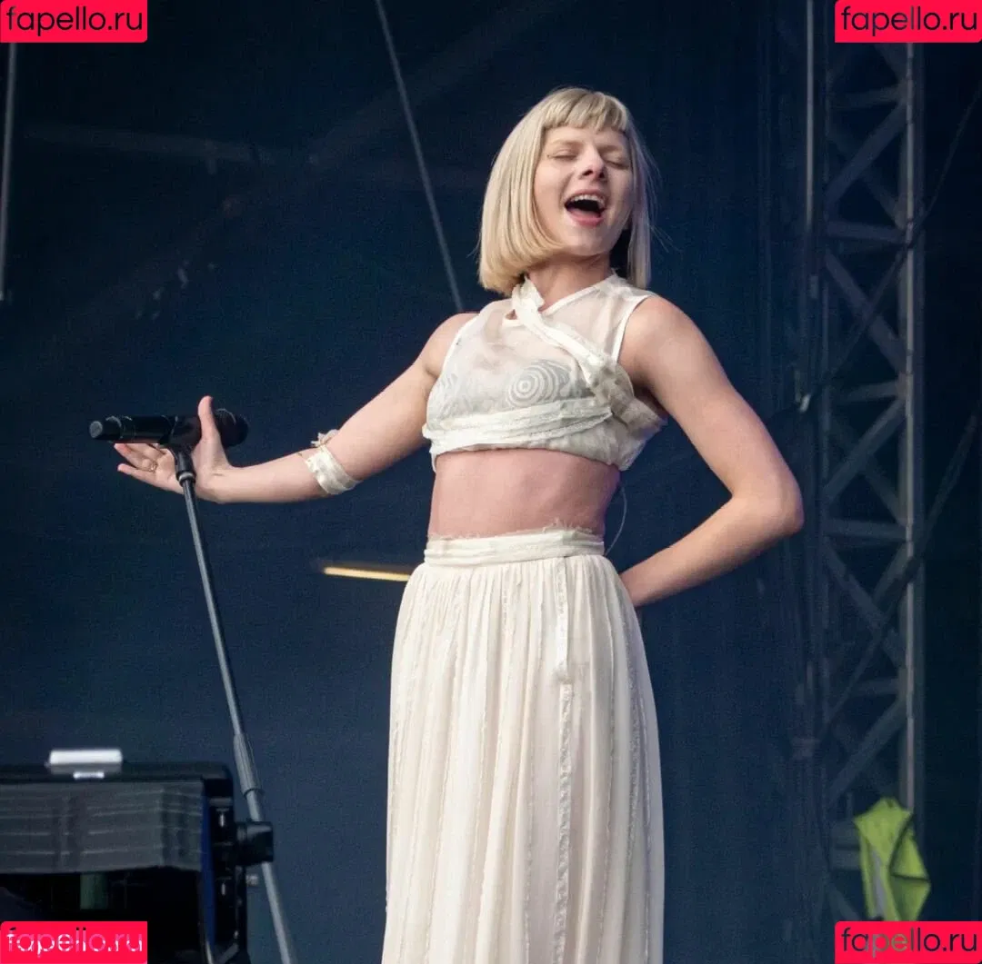 Aurora Aksnes / auroramusic / singer Onlyfans Photo Gallery 