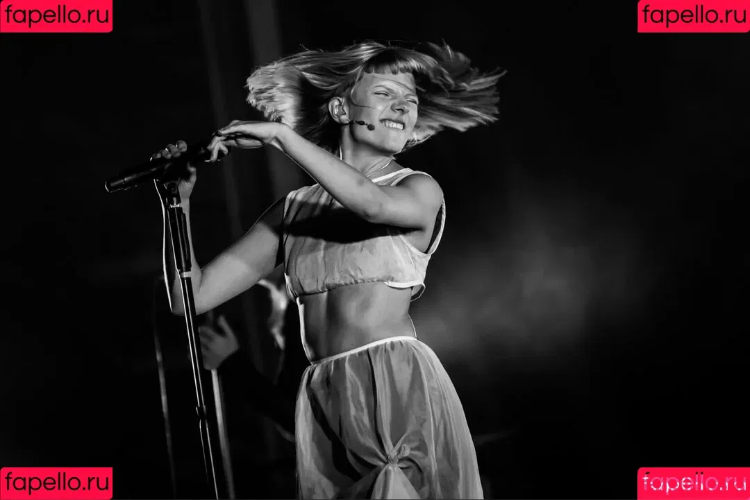 Aurora Aksnes / auroramusic / singer Onlyfans Photo Gallery 