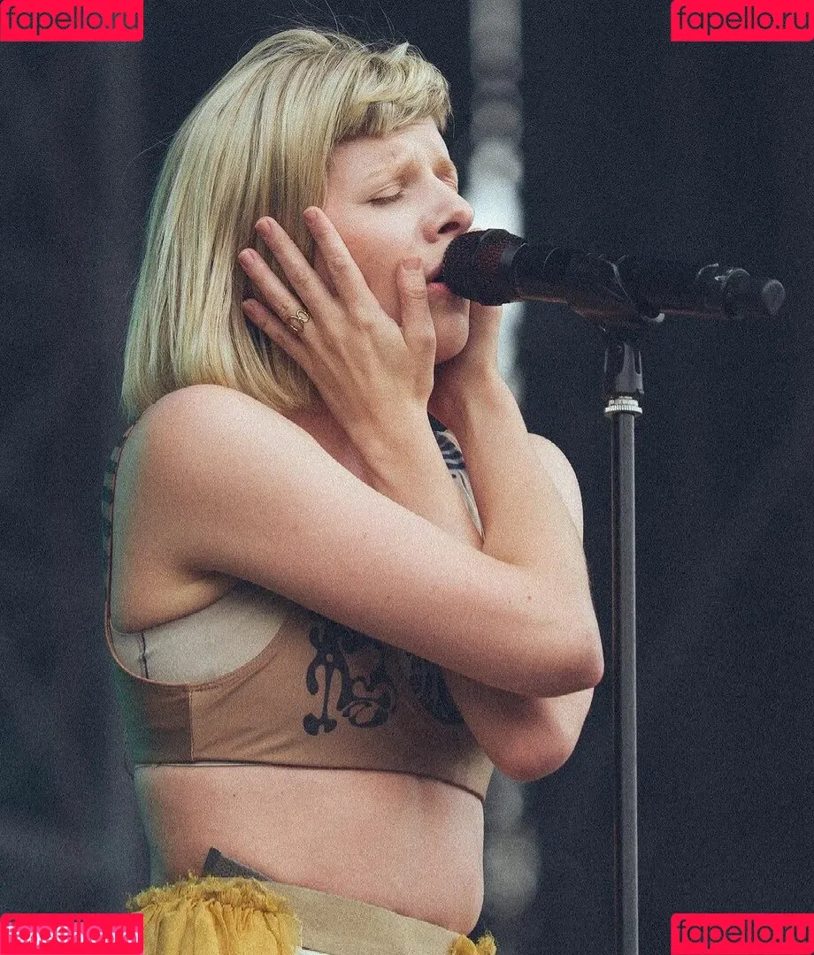 Aurora Aksnes / auroramusic / singer Onlyfans Photo Gallery 
