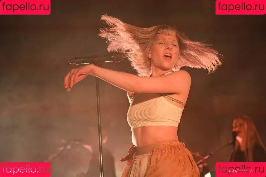 Aurora Aksnes / auroramusic / singer Onlyfans Photo Gallery 