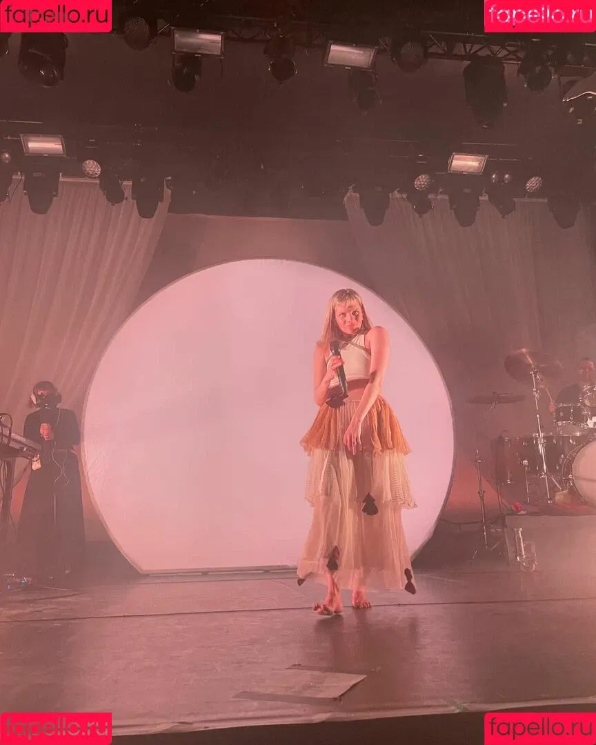 Aurora Aksnes / auroramusic / singer Onlyfans Photo Gallery 