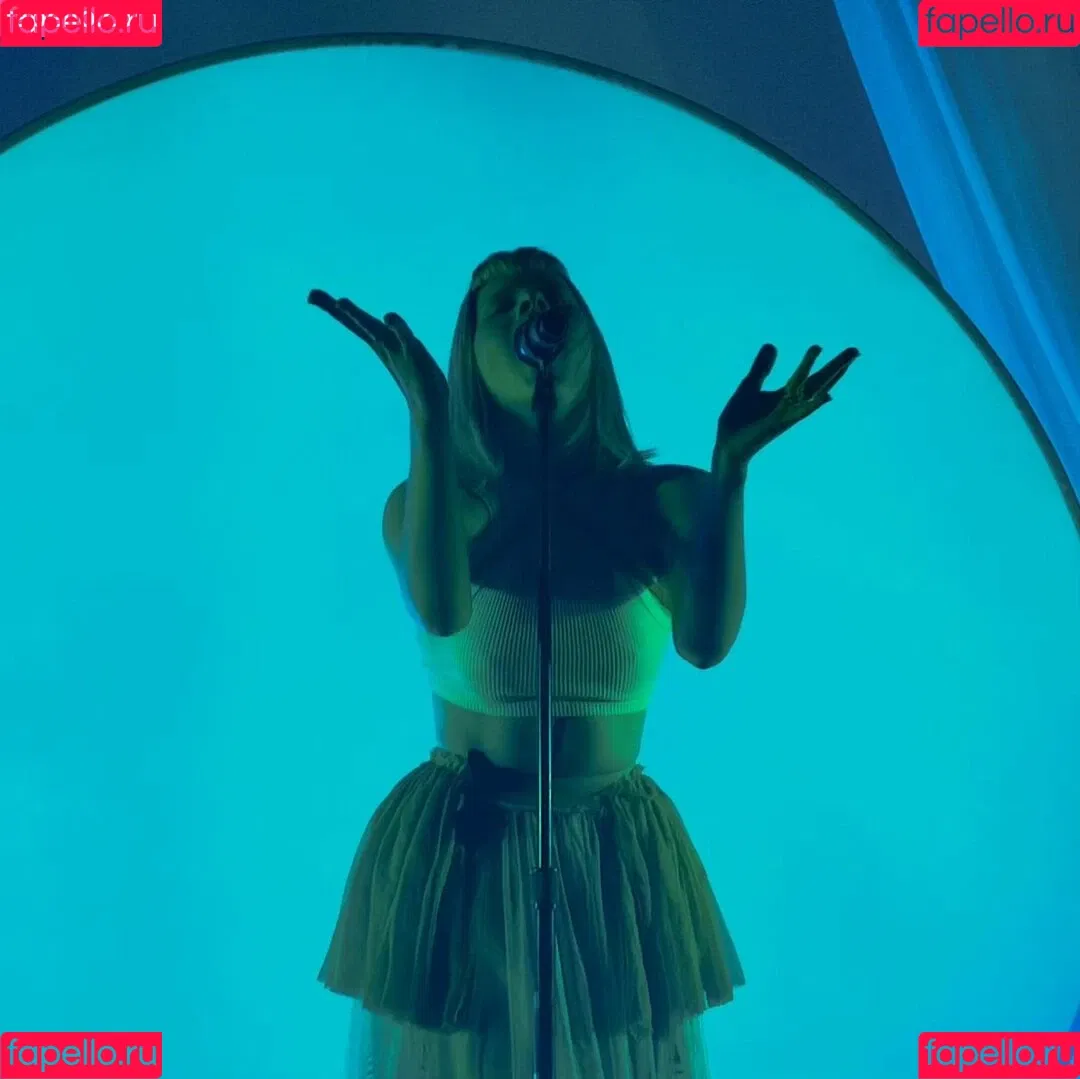 Aurora Aksnes / auroramusic / singer Onlyfans Photo Gallery 