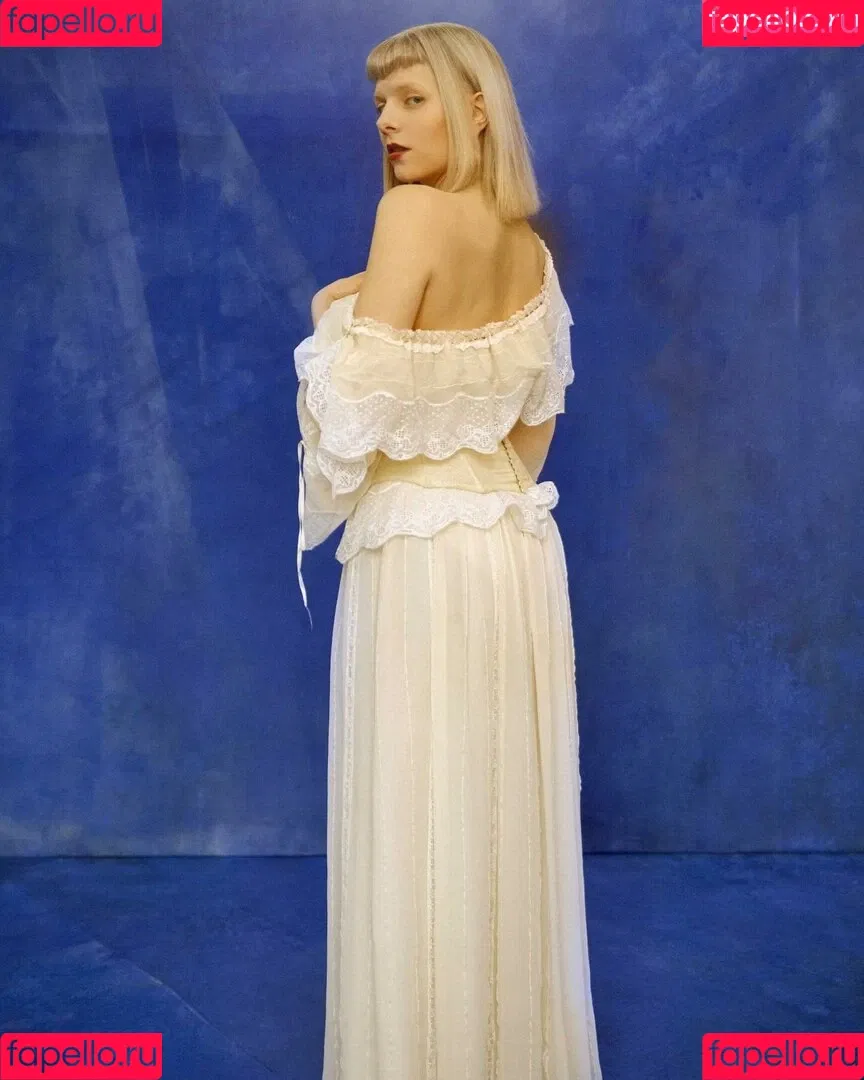 Aurora Aksnes / auroramusic / singer Onlyfans Photo Gallery 