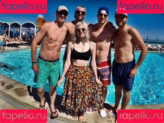 Aurora Aksnes / auroramusic / singer Onlyfans Photo Gallery 