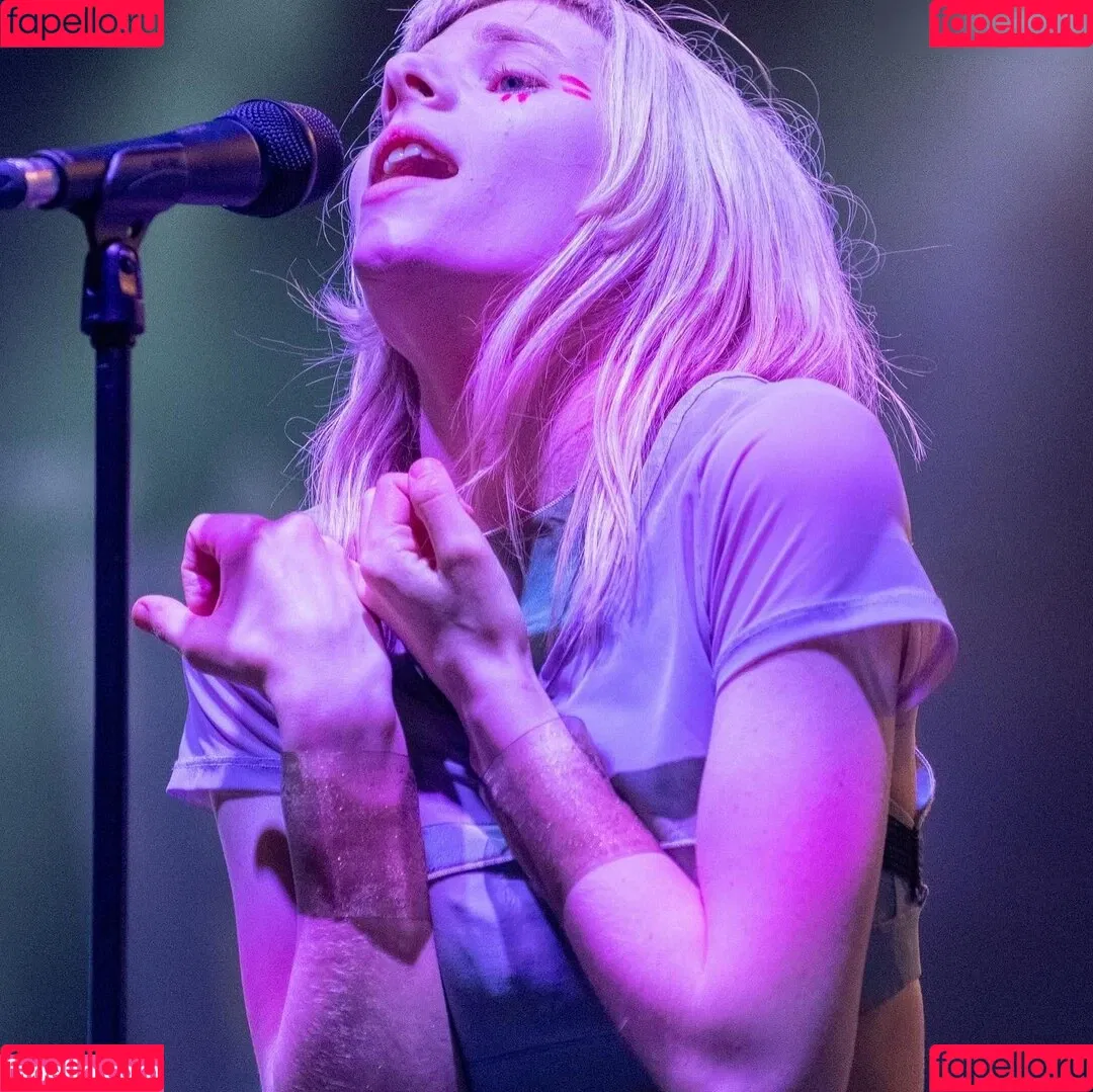 Aurora Aksnes / auroramusic / singer Onlyfans Photo Gallery 