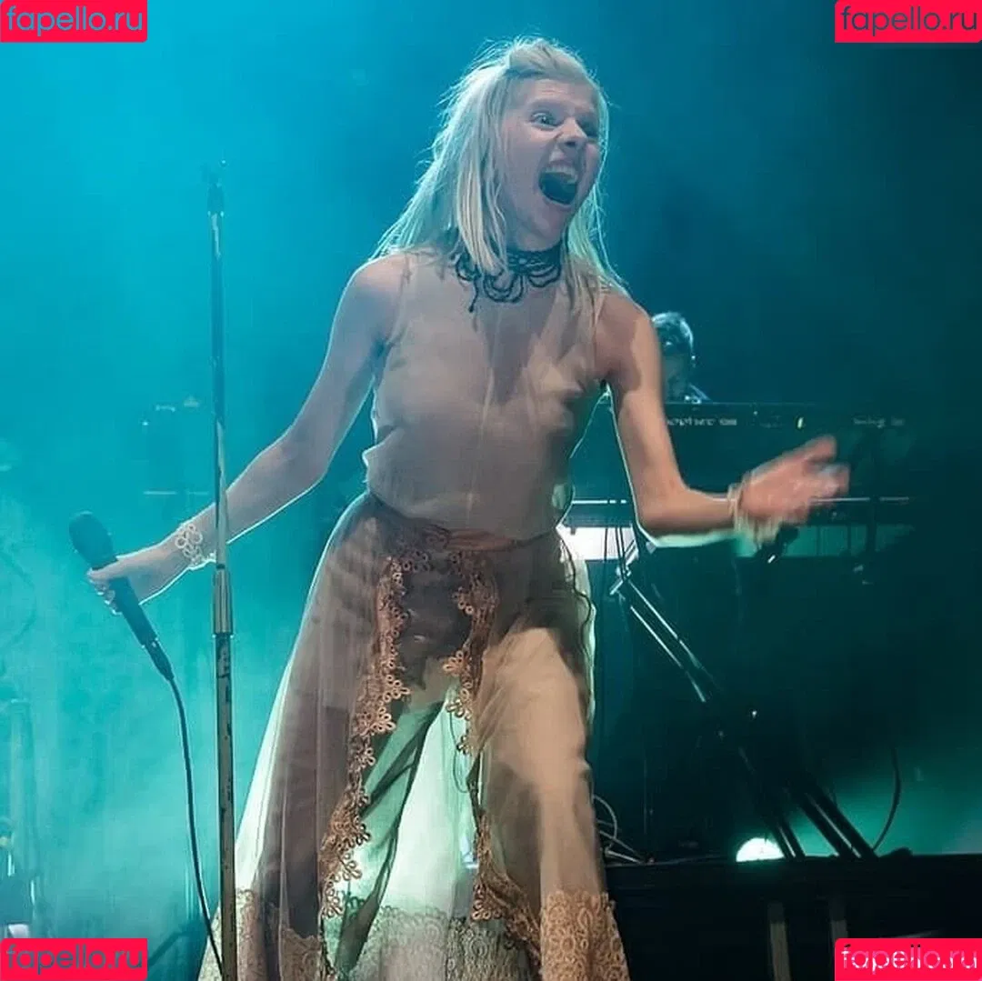 Aurora Aksnes / auroramusic / singer Onlyfans Photo Gallery 