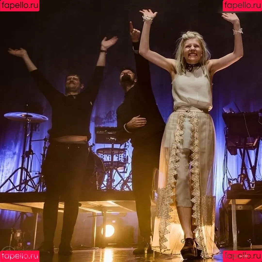 Aurora Aksnes / auroramusic / singer Onlyfans Photo Gallery 