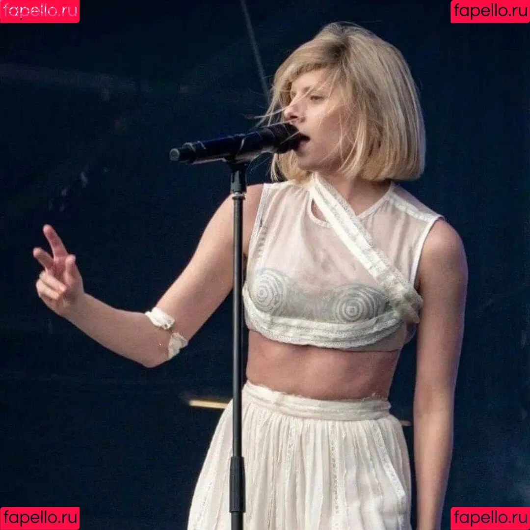 Aurora Aksnes / auroramusic / singer Onlyfans Photo Gallery 