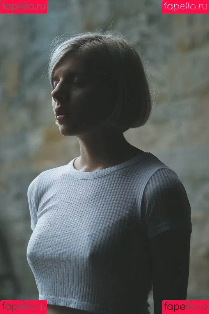 Aurora Aksnes / auroramusic / singer Onlyfans Photo Gallery 