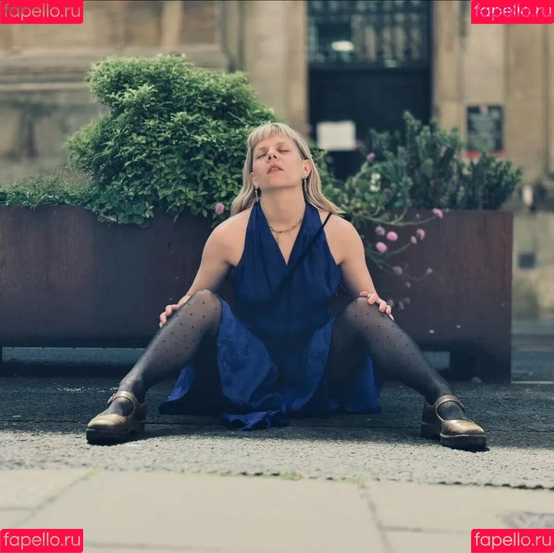 Aurora Aksnes / auroramusic / singer Onlyfans Photo Gallery 
