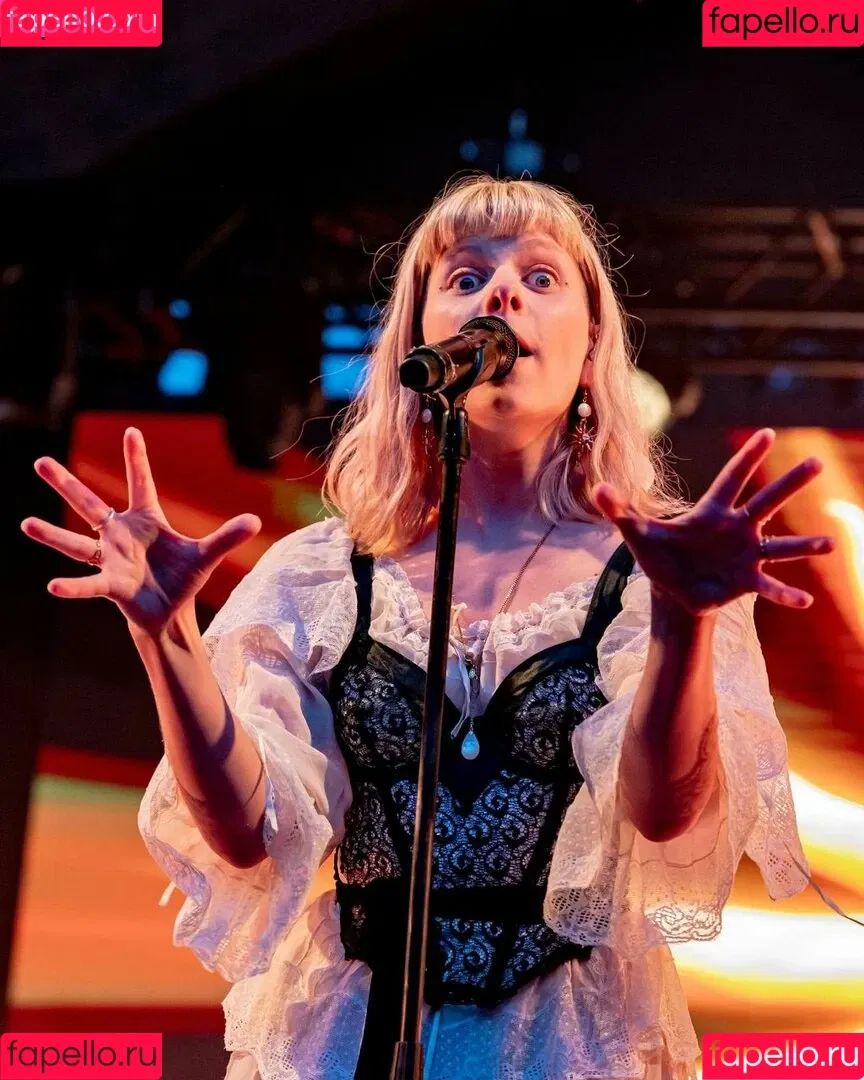 Aurora Aksnes / auroramusic / singer Onlyfans Photo Gallery 