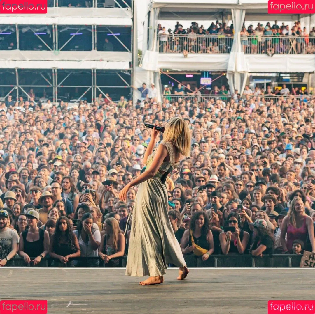 Aurora Aksnes / auroramusic / singer Onlyfans Photo Gallery 