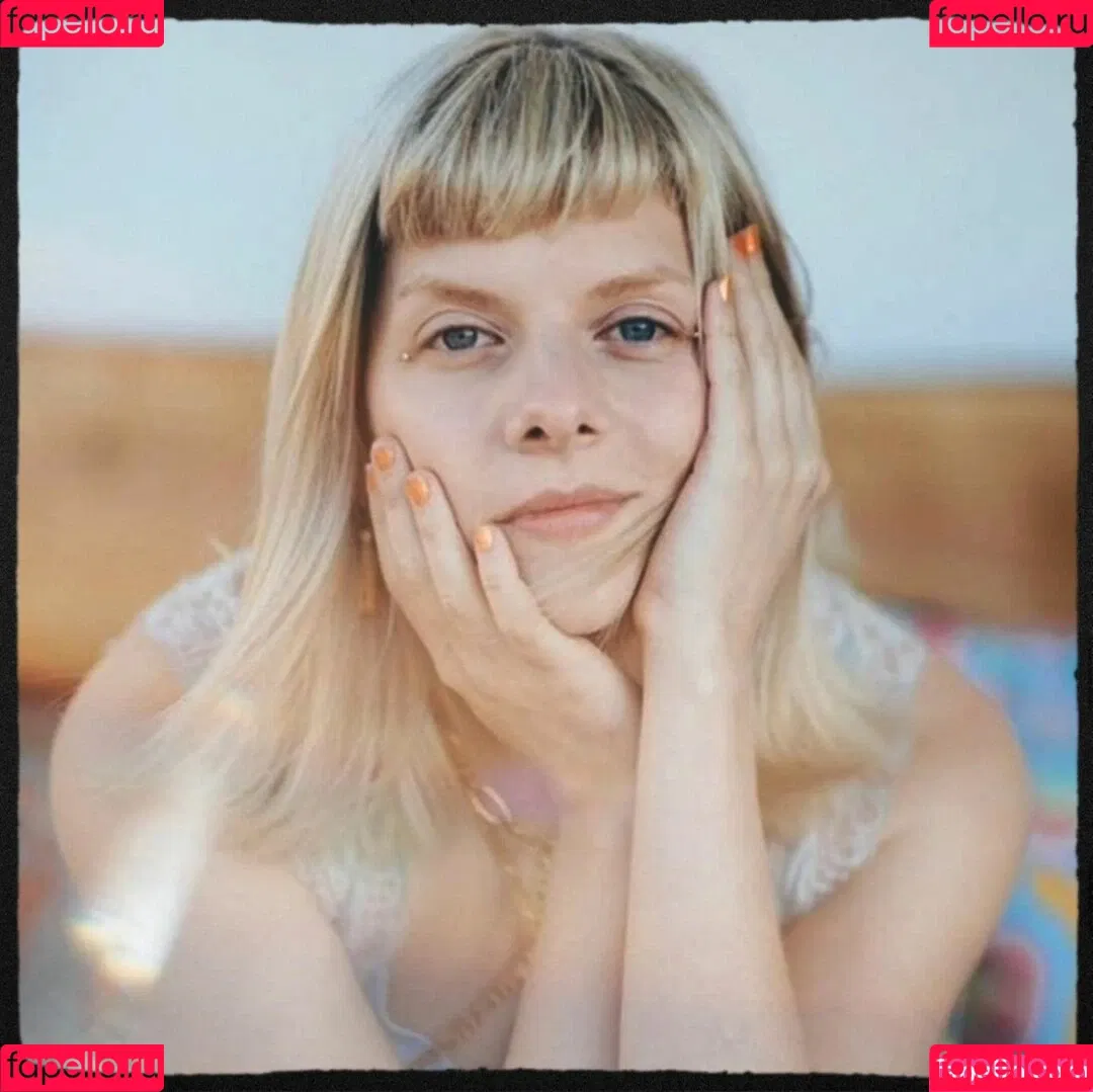 Aurora Aksnes / auroramusic / singer Onlyfans Photo Gallery 