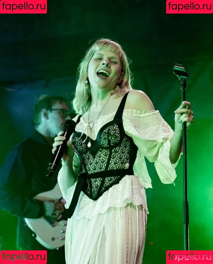 Aurora Aksnes / auroramusic / singer Onlyfans Photo Gallery 