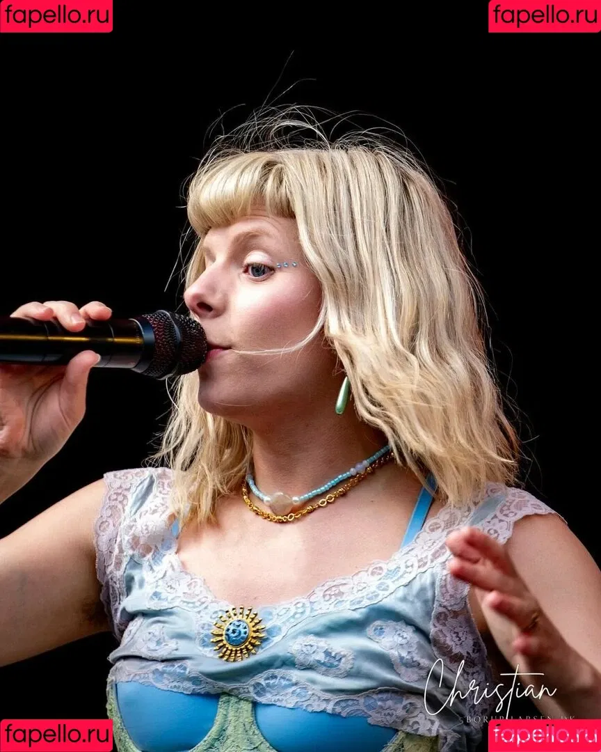 Aurora Aksnes / auroramusic / singer Onlyfans Photo Gallery 