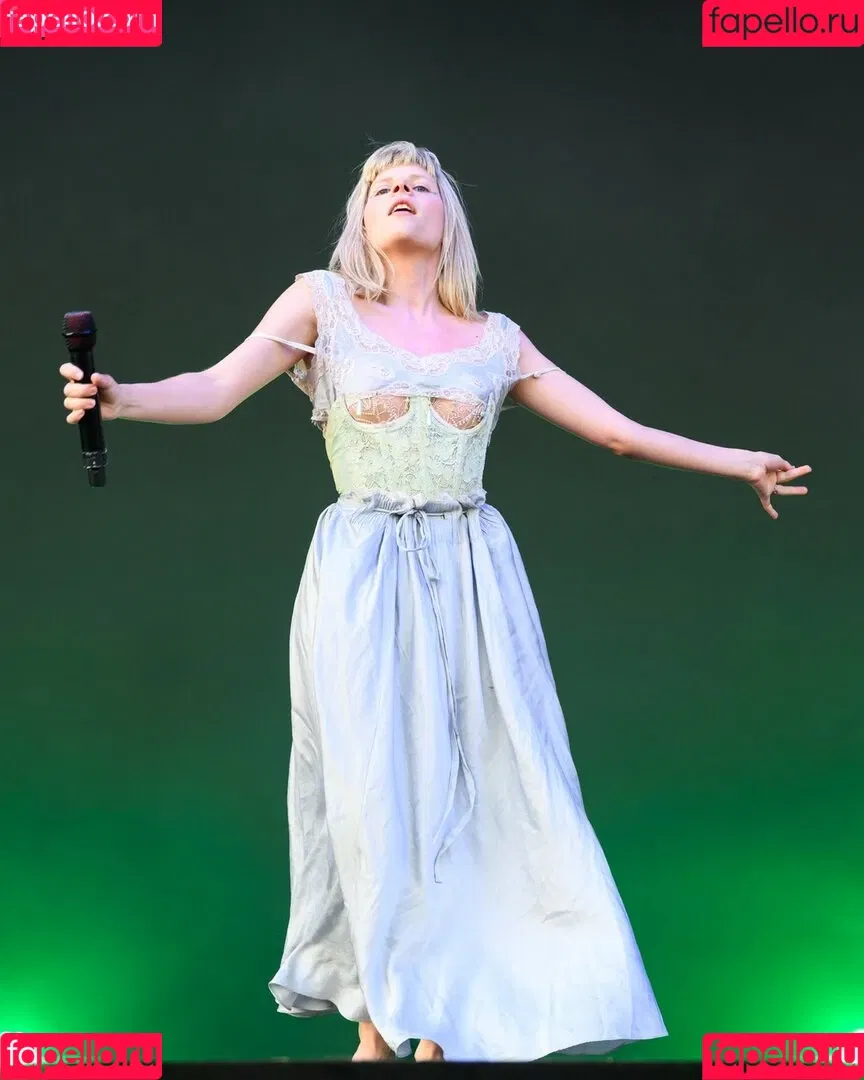 Aurora Aksnes / auroramusic / singer Onlyfans Photo Gallery 
