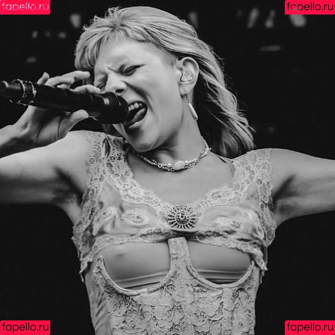 Aurora Aksnes / auroramusic / singer Onlyfans Photo Gallery 