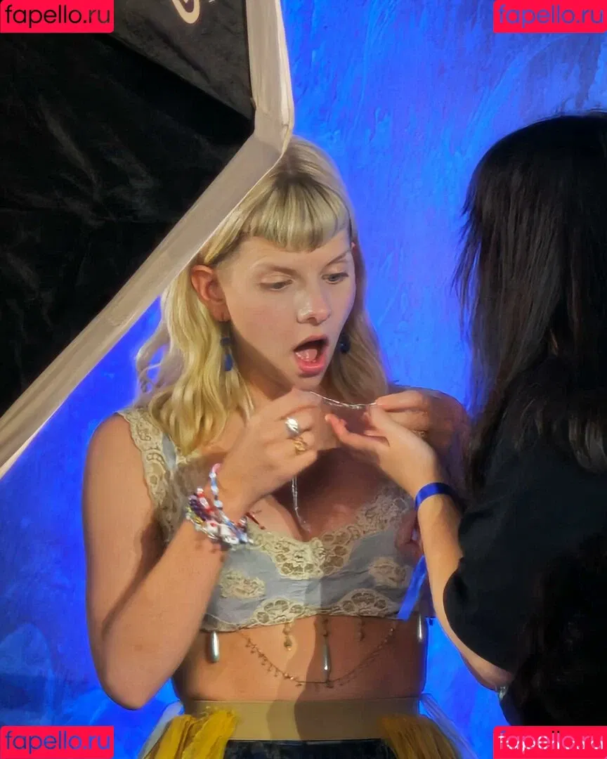 Aurora Aksnes / auroramusic / singer Onlyfans Photo Gallery 