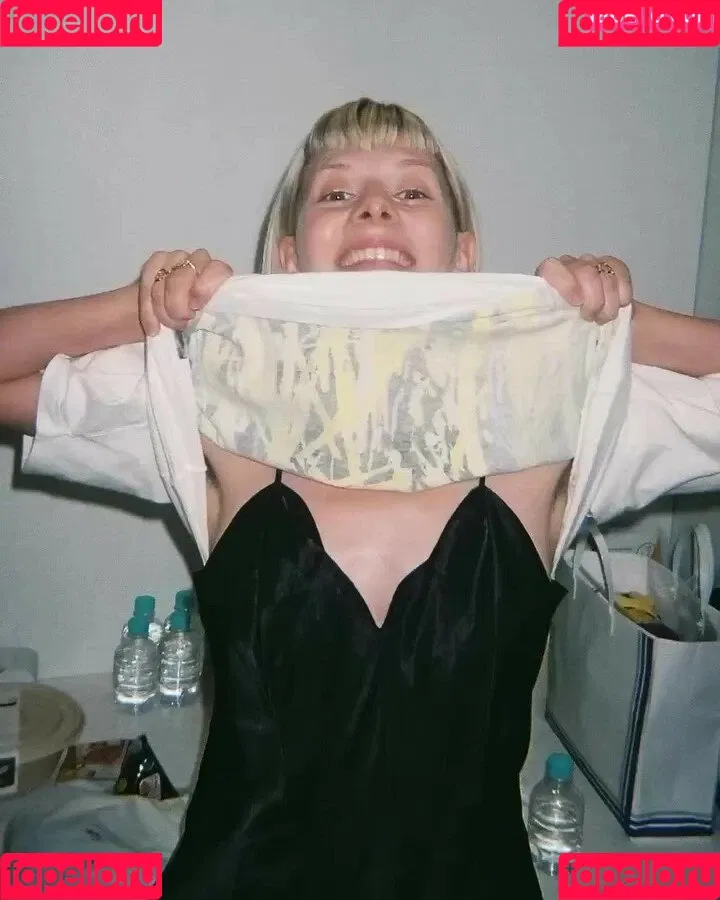 Aurora Aksnes / auroramusic / singer Onlyfans Photo Gallery 