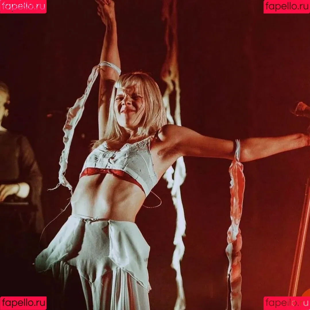 Aurora Aksnes / auroramusic / singer Onlyfans Photo Gallery 
