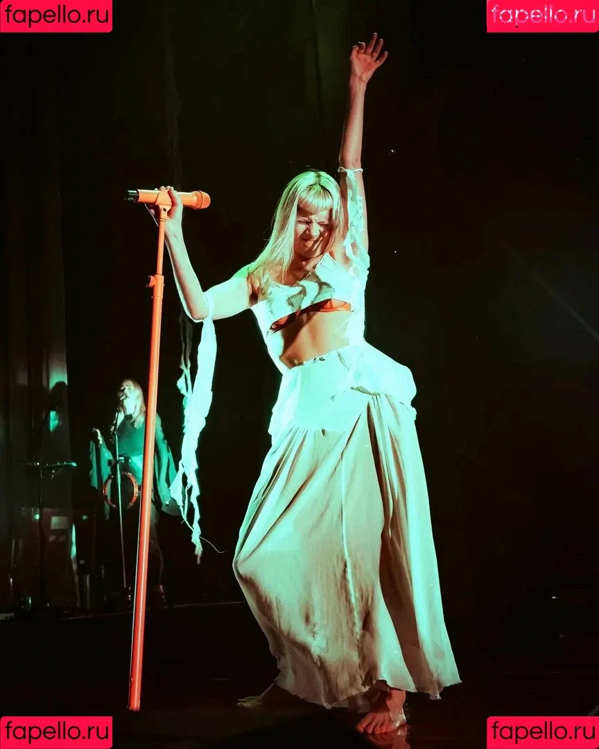 Aurora Aksnes / auroramusic / singer Onlyfans Photo Gallery 