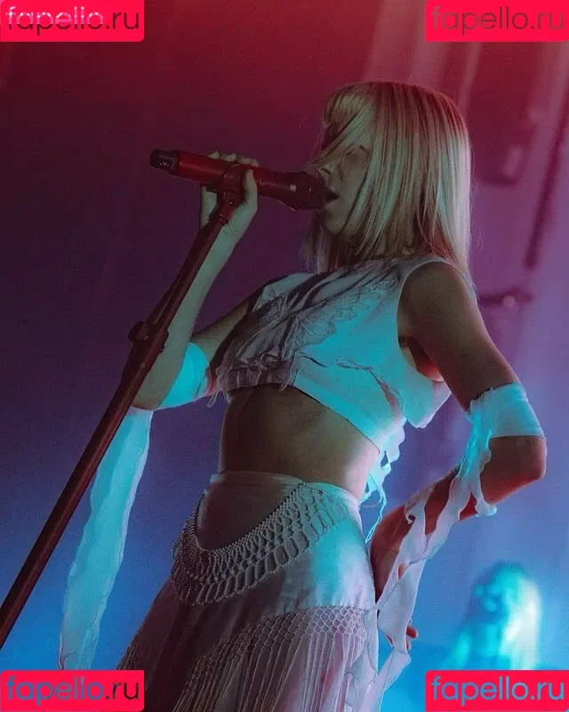 Aurora Aksnes / auroramusic / singer Onlyfans Photo Gallery 