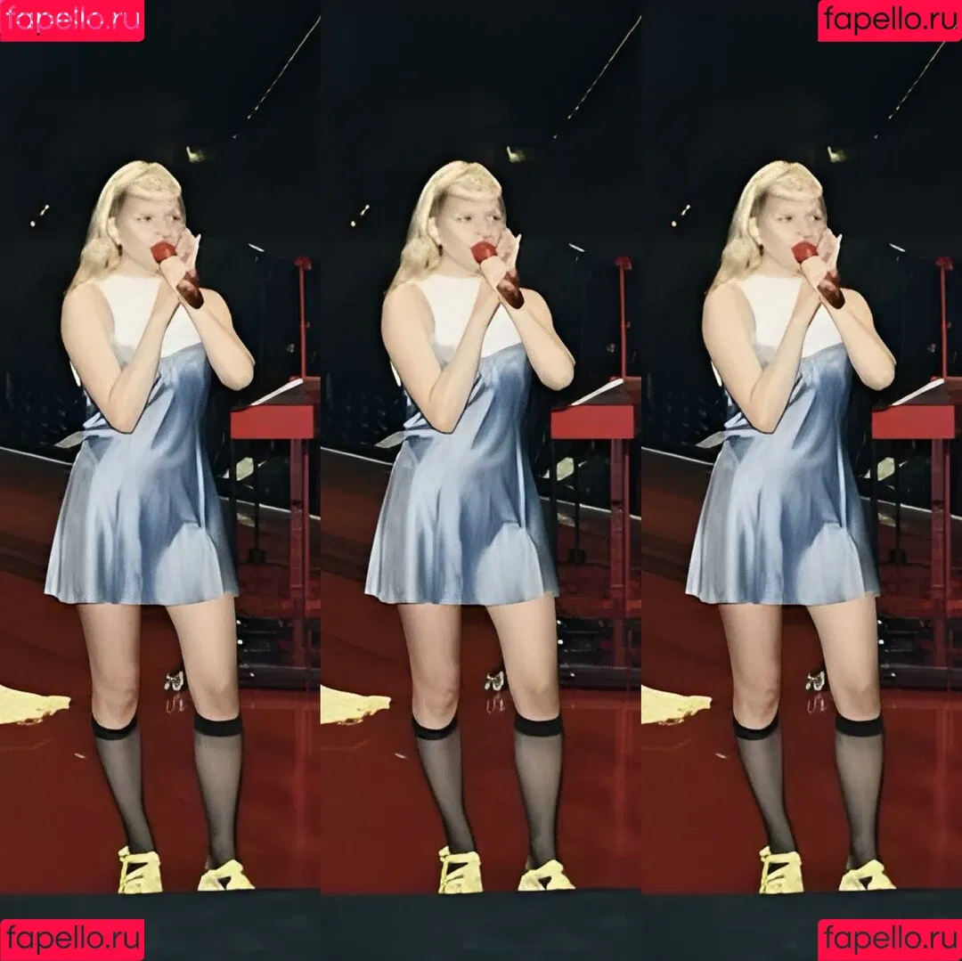 Aurora Aksnes / auroramusic / singer Onlyfans Photo Gallery 