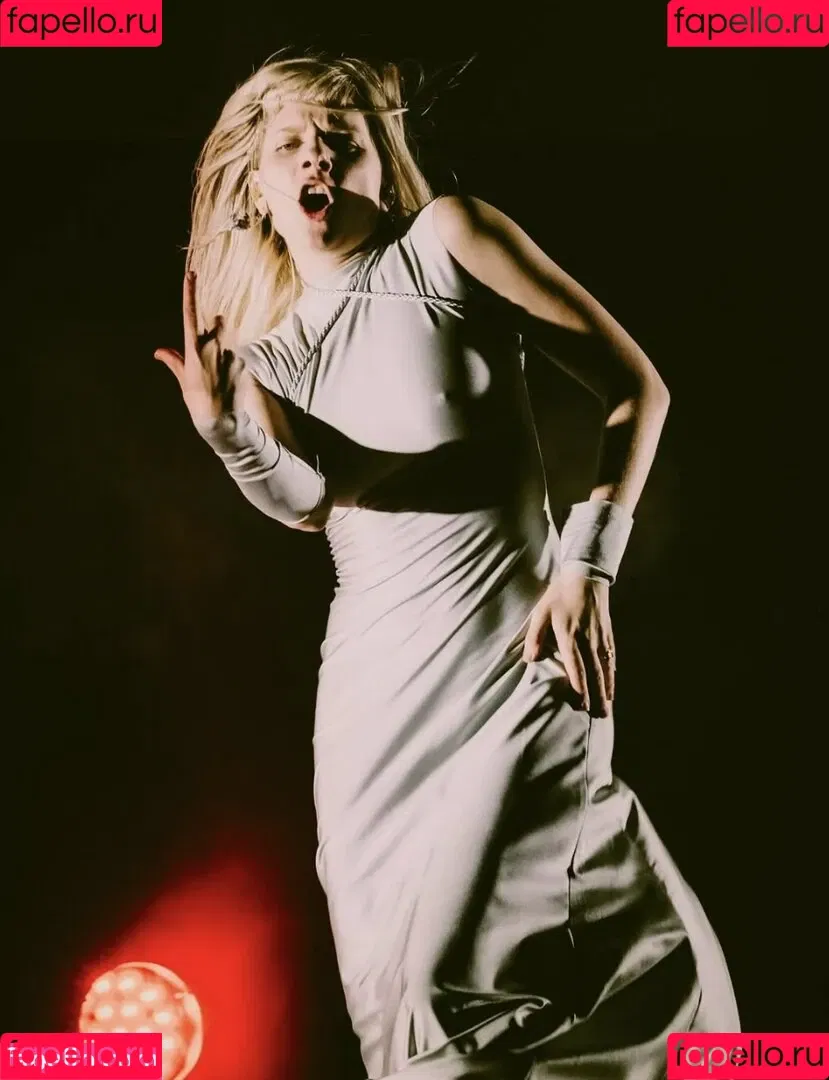 Aurora Aksnes / auroramusic / singer Onlyfans Photo Gallery 