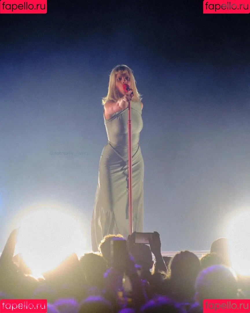 Aurora Aksnes / auroramusic / singer Onlyfans Photo Gallery 