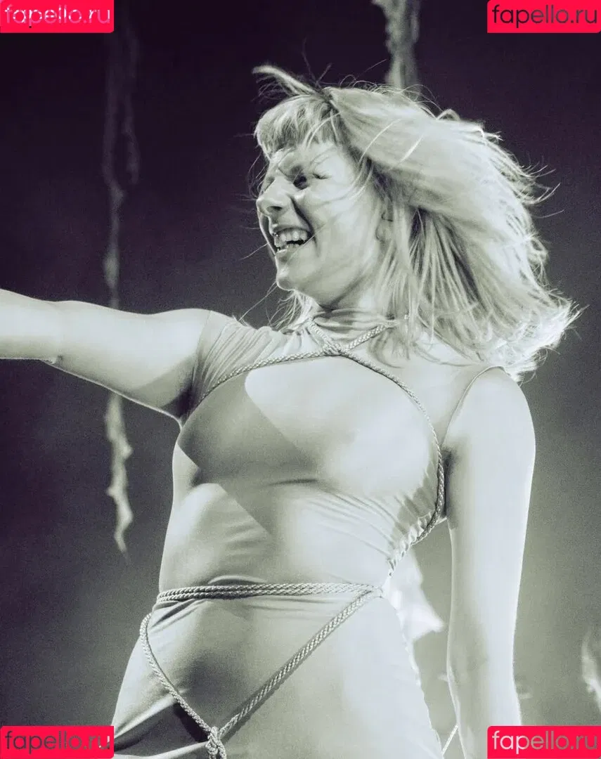 Aurora Aksnes / auroramusic / singer Onlyfans Photo Gallery 