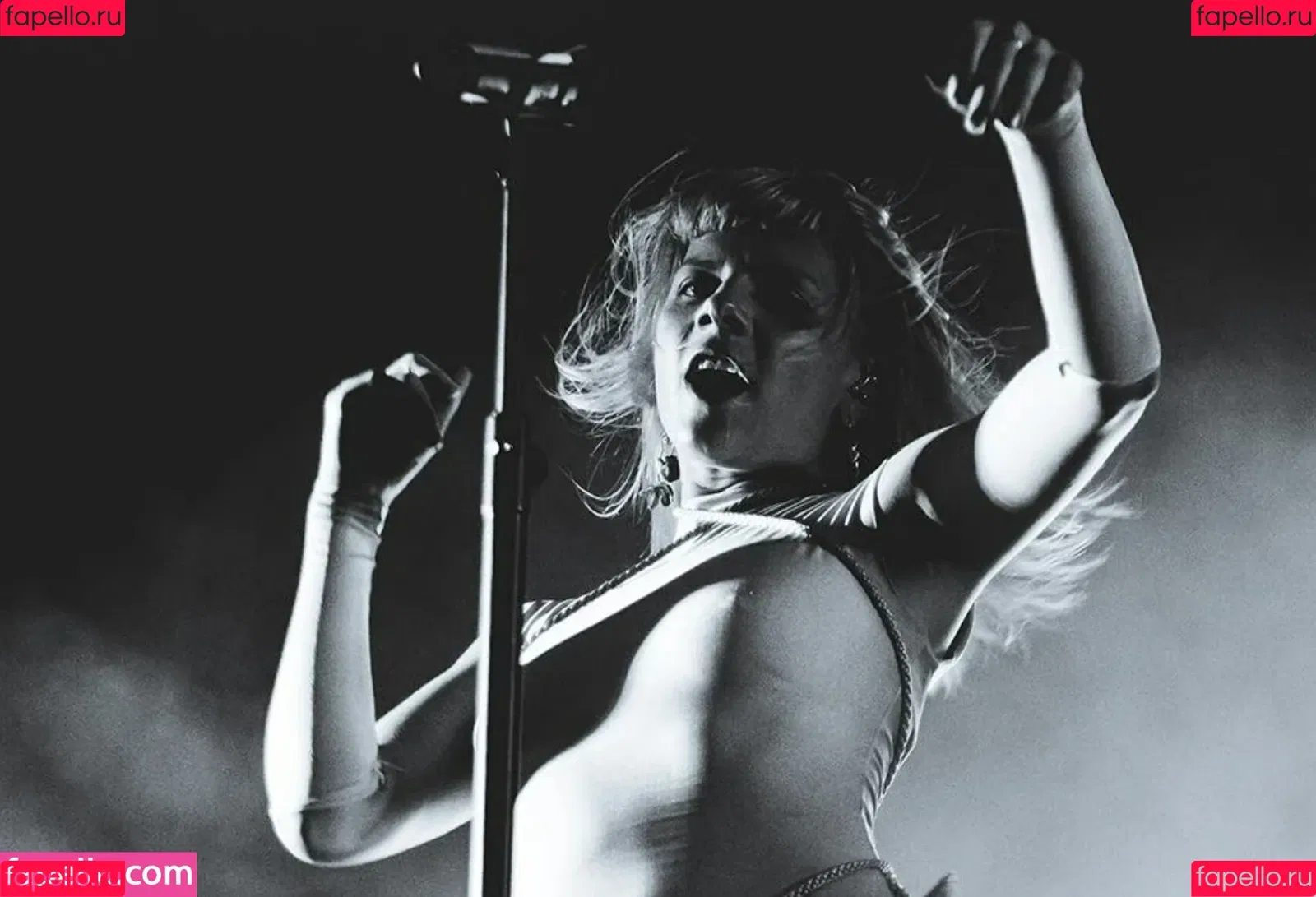 Aurora Aksnes / auroramusic / singer Onlyfans Photo Gallery 