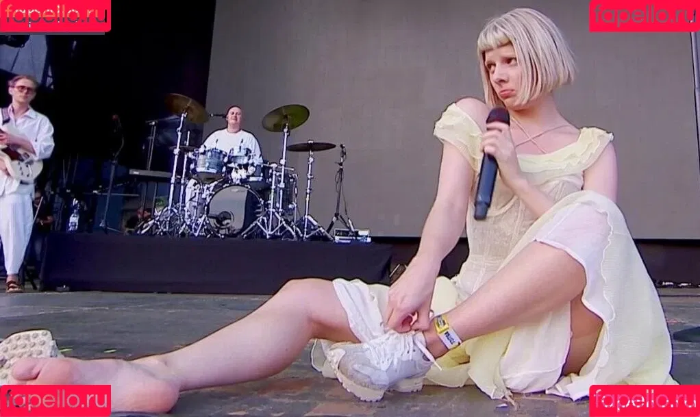 Aurora Aksnes / auroramusic / singer Onlyfans Photo Gallery 