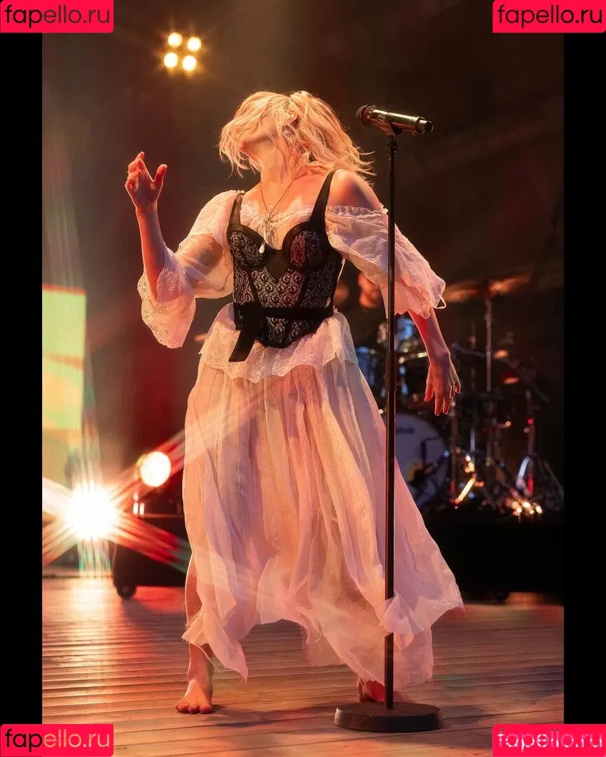 Aurora Aksnes / auroramusic / singer Onlyfans Photo Gallery 